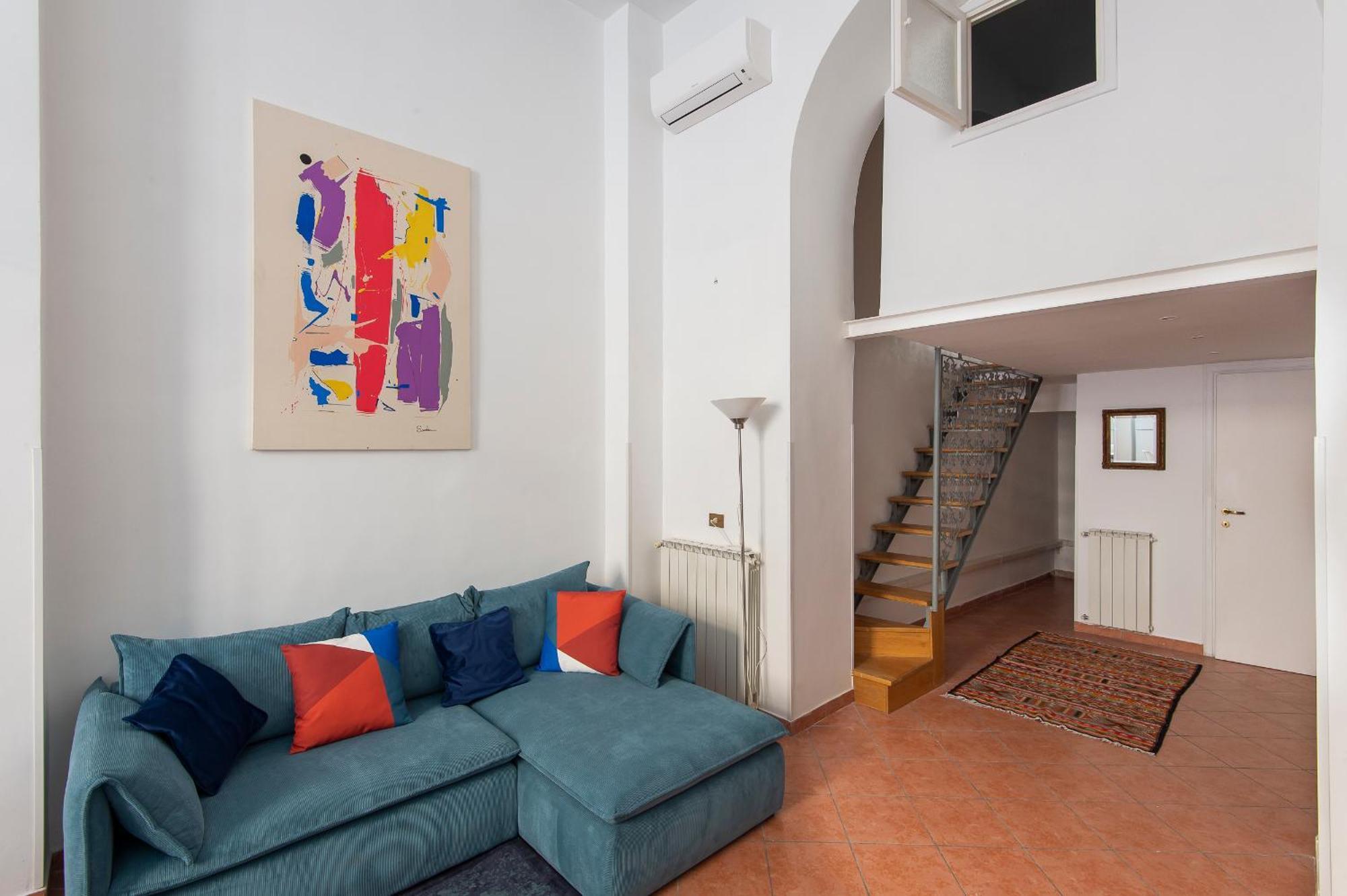 Vittorio Elegant Two Bedroom Rom