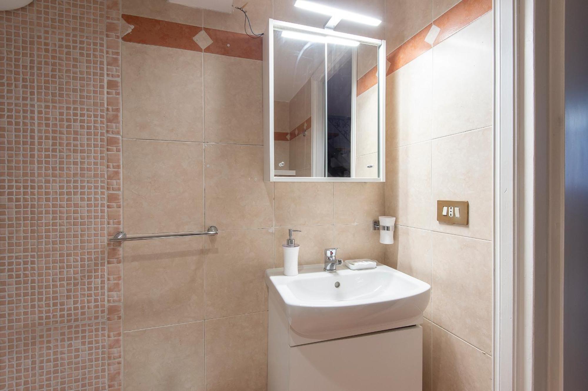 Vittorio Elegant Two Bedroom Apartment Rom